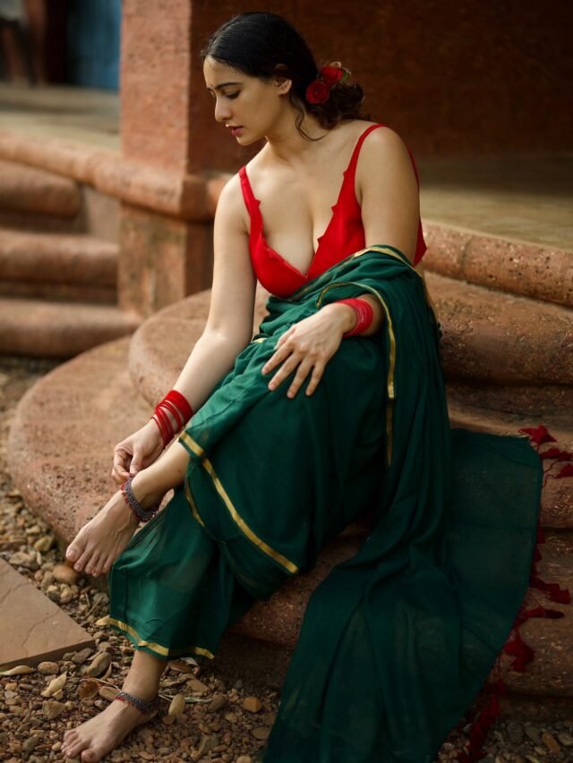 मेघा शुक्ला का बोल्ड साड़ी फोटोशूट